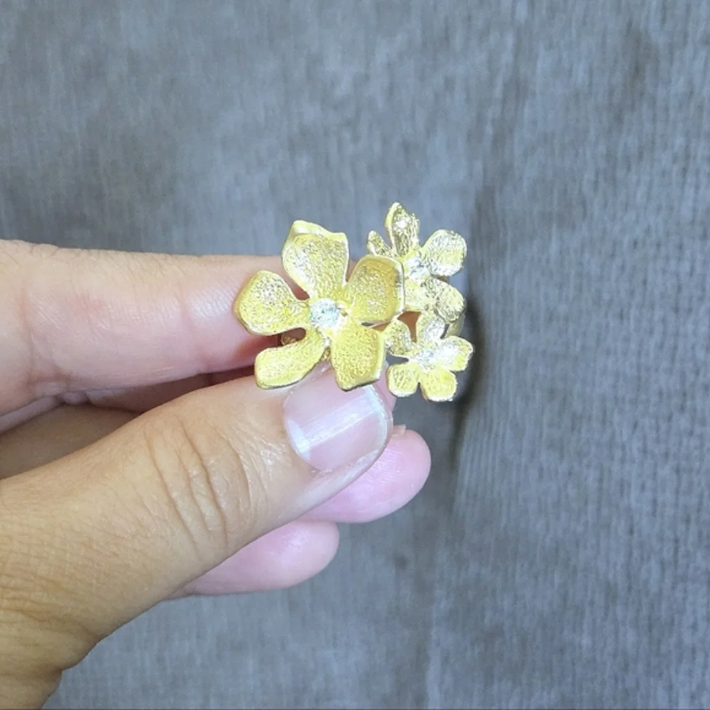 Mia Fiore Textured Gold💛 Triple3️⃣ Blossom🌸 Ring💍 - NWT - Picture 16 of 16